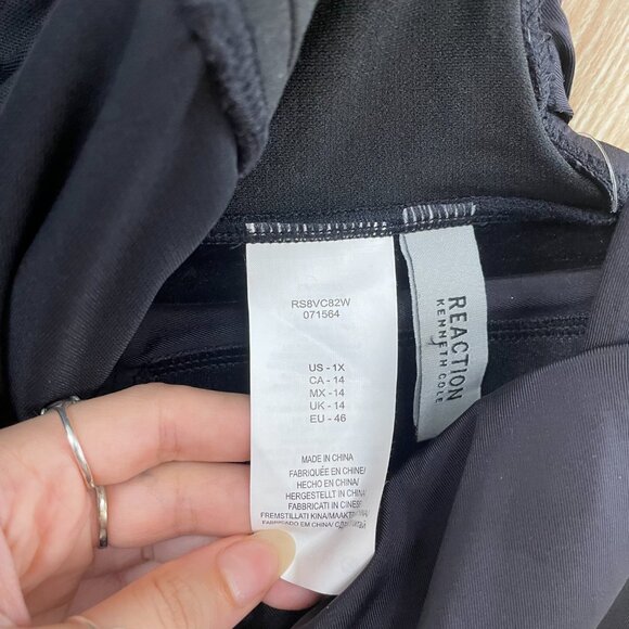 Kenneth Cole Black Bathing Suit Top Size 1X NWT - Picture 4 of 6